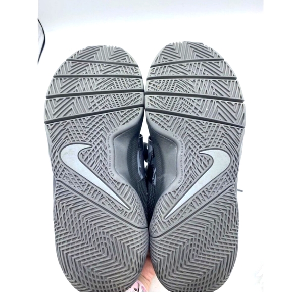 Nikes sneakers - Picture 2 of 4